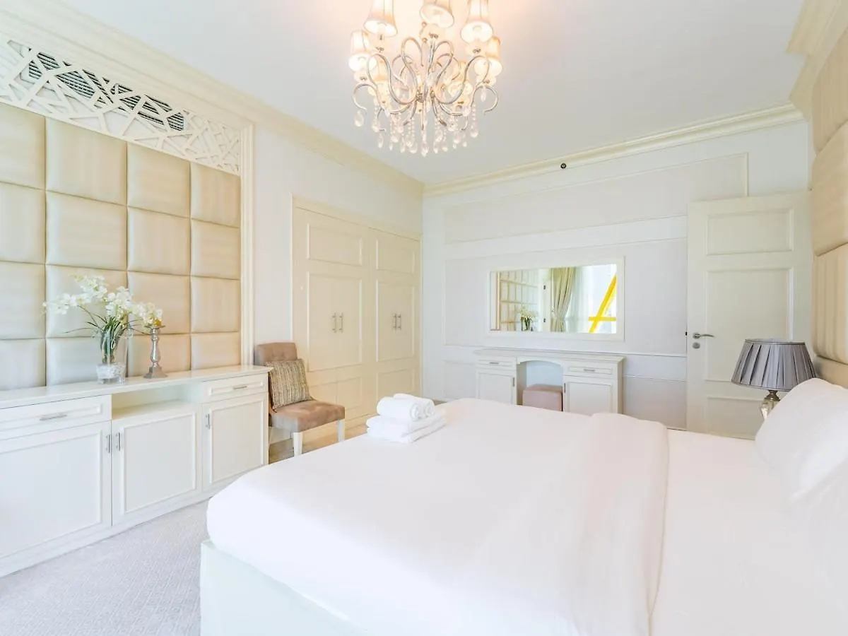 Luxury Spacious Condo In The Iconic Park Towers Dubai