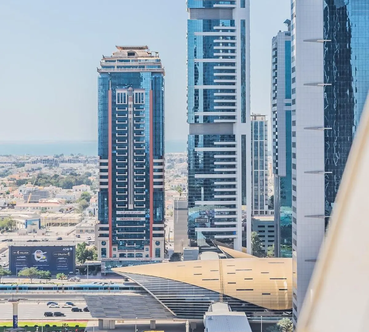 Luxury Spacious Condo In The Iconic Park Towers Dubai