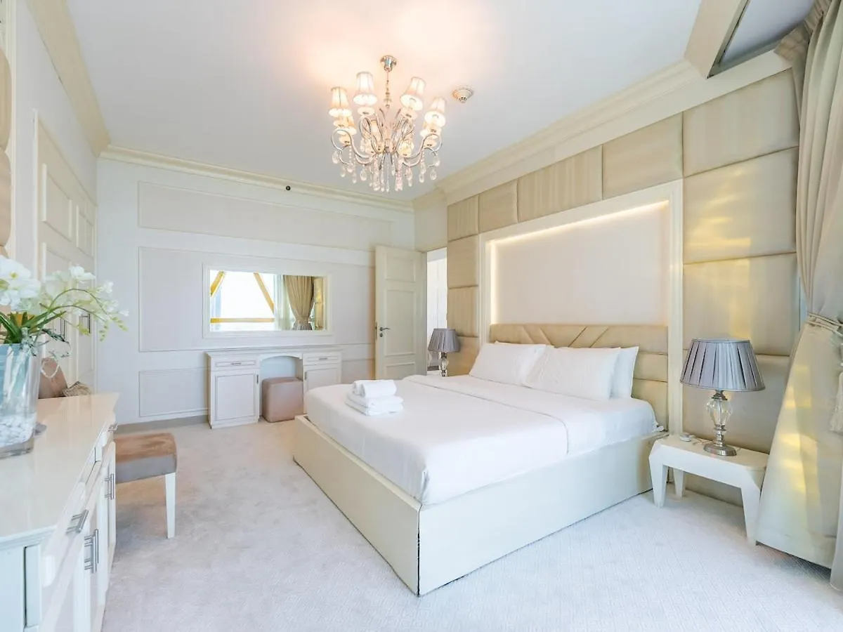 Luxury Spacious Condo In The Iconic Park Towers Dubai